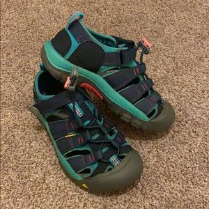 🧹👗 5 for $20 Keen Sandals Youth Turquoise Navy